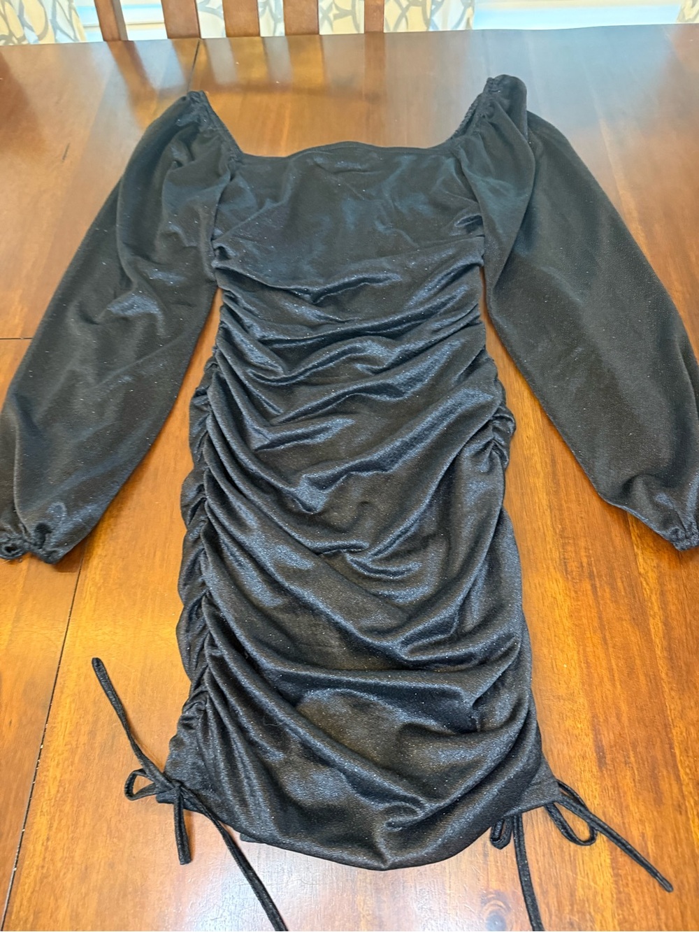 Francesca's Collections Black Ruched Long-Sleeve Mini Dress